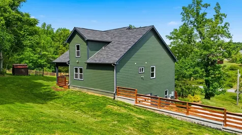 157 Lena Loop Burns TN 37029