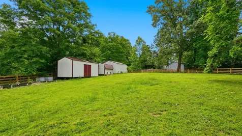 157 Lena Loop Burns TN 37029