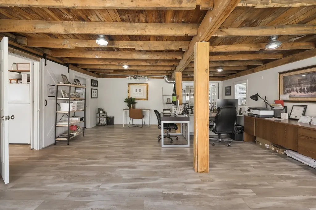 2616 Highway 41, S Greenbrier TN 37073