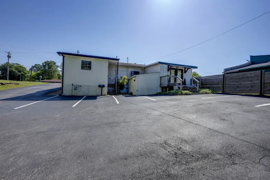 2616 Highway 41, S Greenbrier TN 37073