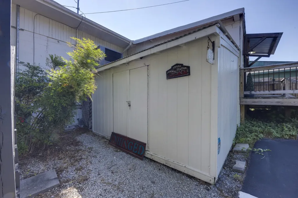 2616 Highway 41, S Greenbrier TN 37073