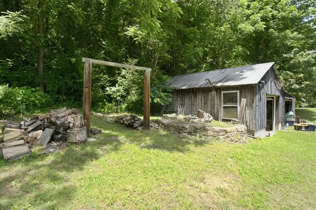 1821 Little Marrowbone Road Ashland City TN 37015