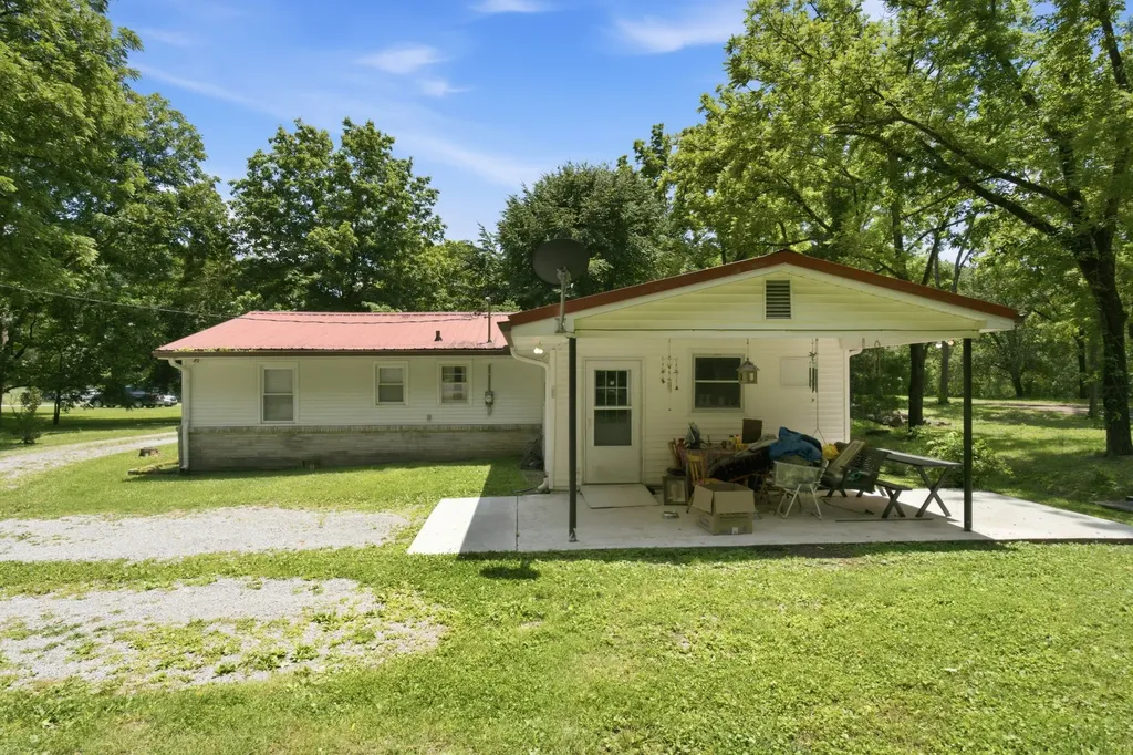 1821 Little Marrowbone Road Ashland City TN 37015