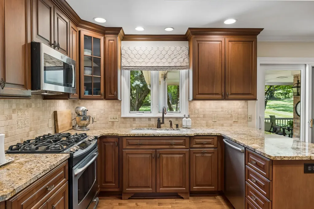 8136 Moores Lane Brentwood TN 37027