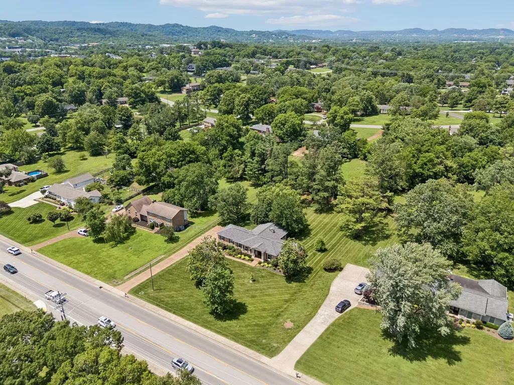 8136 Moores Lane Brentwood TN 37027