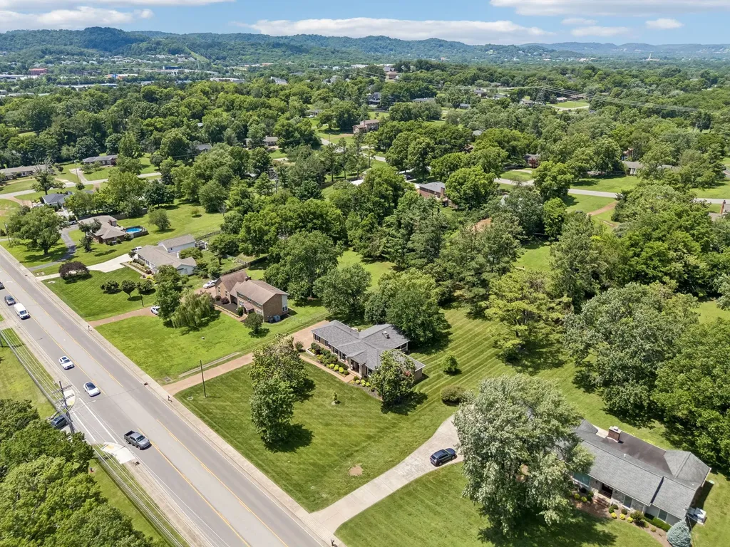 8136 Moores Lane Brentwood TN 37027