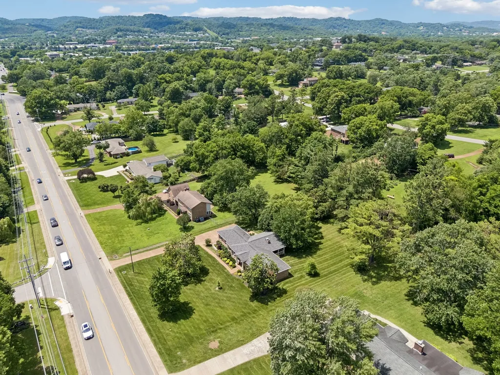 8136 Moores Lane Brentwood TN 37027