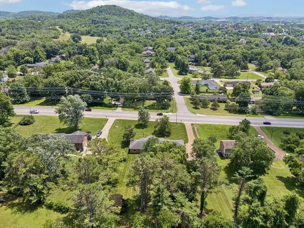 8136 Moores Lane Brentwood TN 37027
