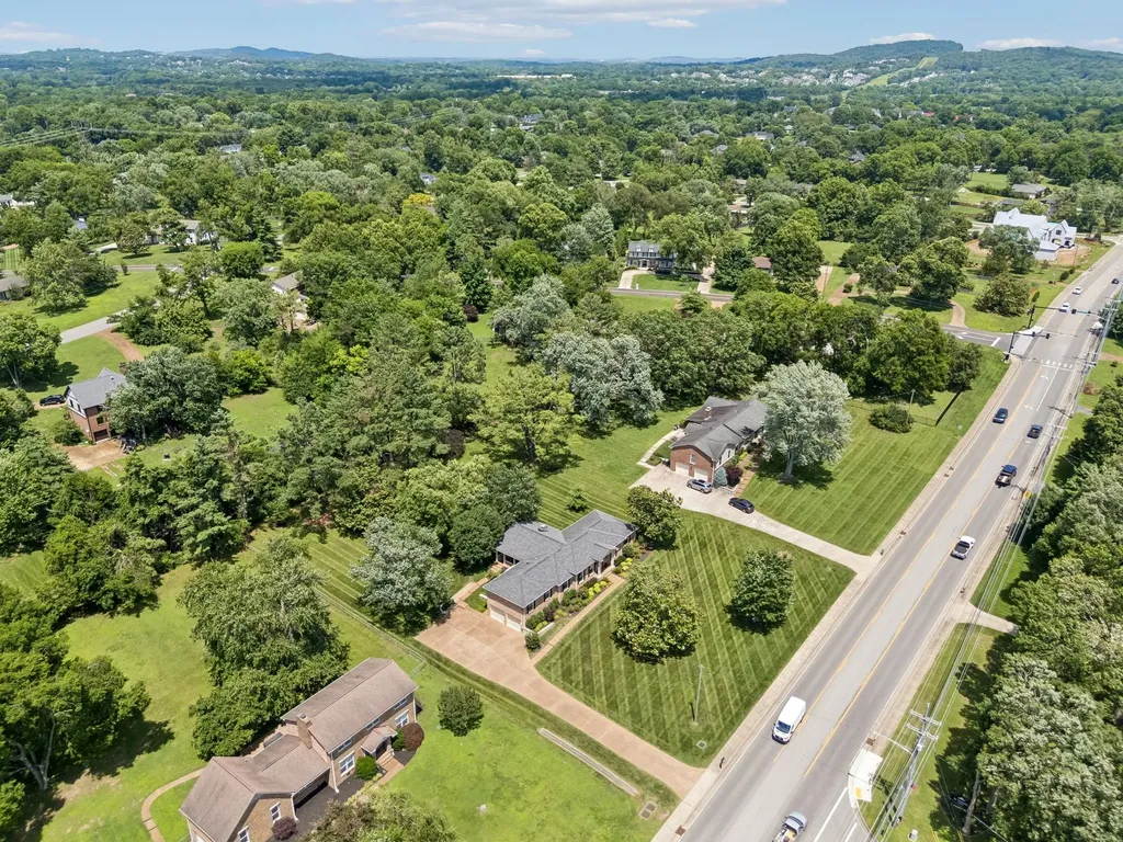 8136 Moores Lane Brentwood TN 37027