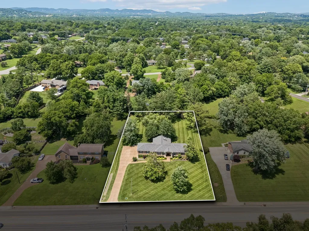 8136 Moores Lane Brentwood TN 37027
