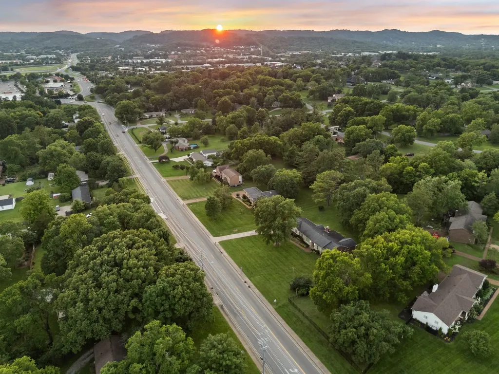 8136 Moores Lane Brentwood TN 37027