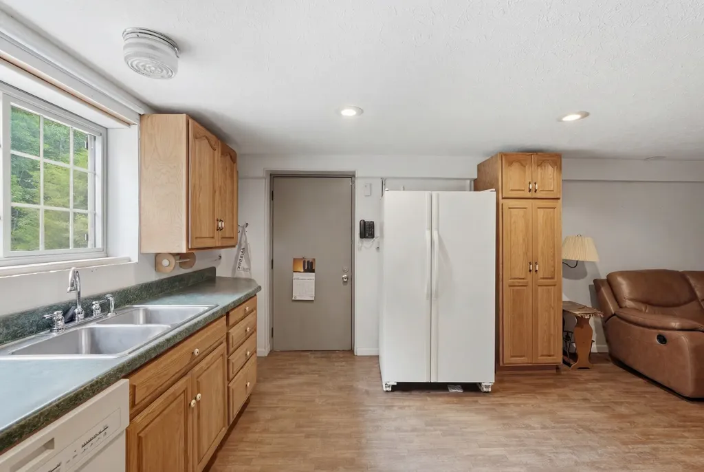 1639 Eucalyptus Drive Byrdstown TN 38549