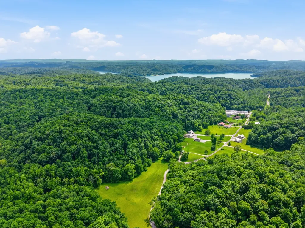1639 Eucalyptus Drive Byrdstown TN 38549