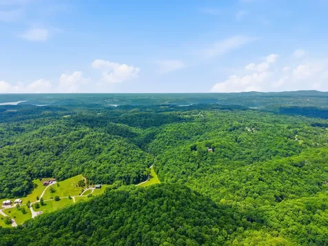 1639 Eucalyptus Drive Byrdstown TN 38549