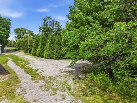 1639 Eucalyptus Drive Byrdstown TN 38549