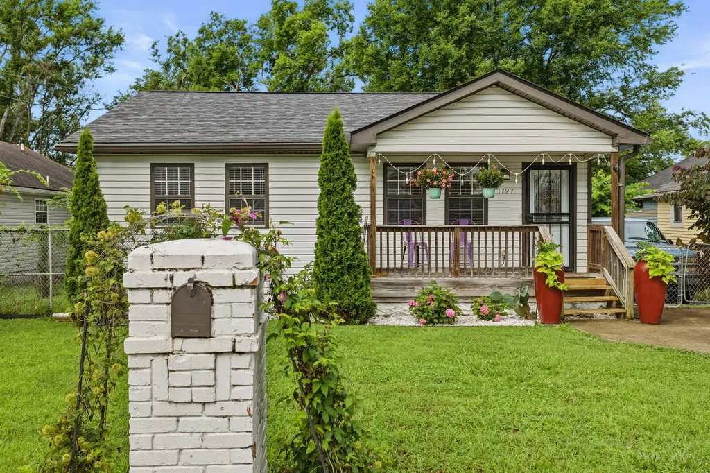 1727 16th Ave, N Nashville TN 37208