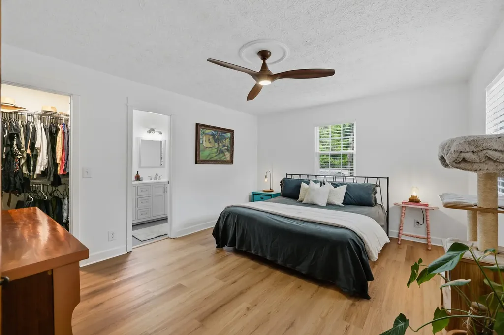 1727 16th Ave, N Nashville TN 37208