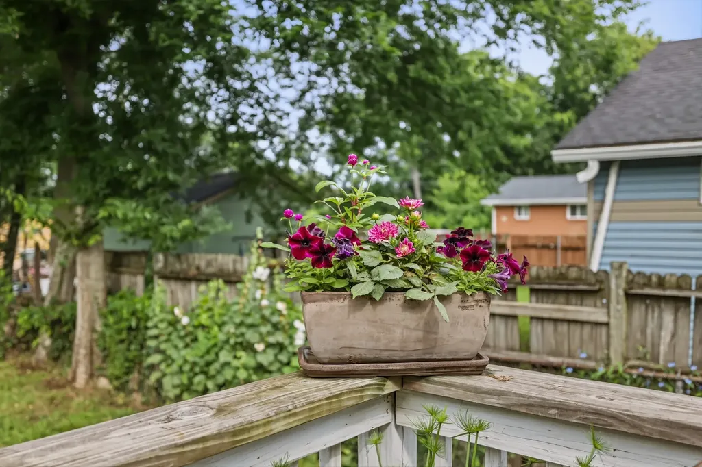 1727 16th Ave, N Nashville TN 37208
