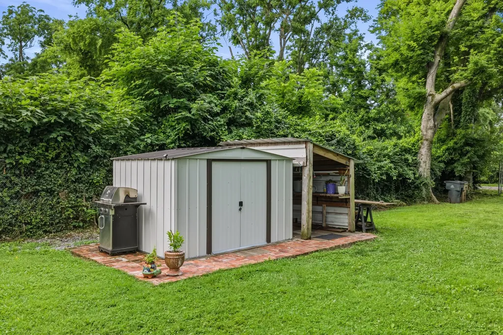 1727 16th Ave, N Nashville TN 37208