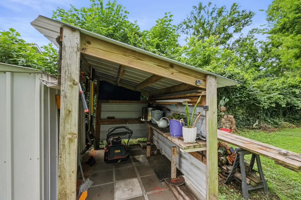 1727 16th Ave, N Nashville TN 37208