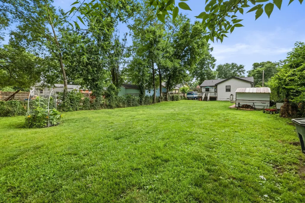 1727 16th Ave, N Nashville TN 37208