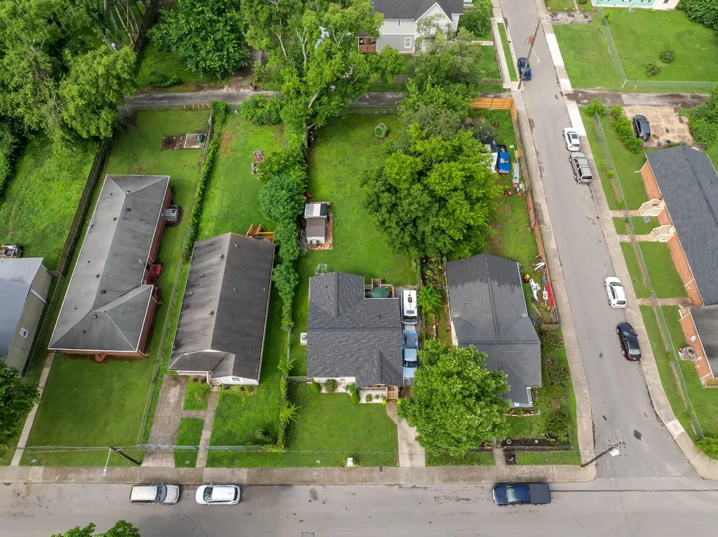 1727 16th Ave, N Nashville TN 37208