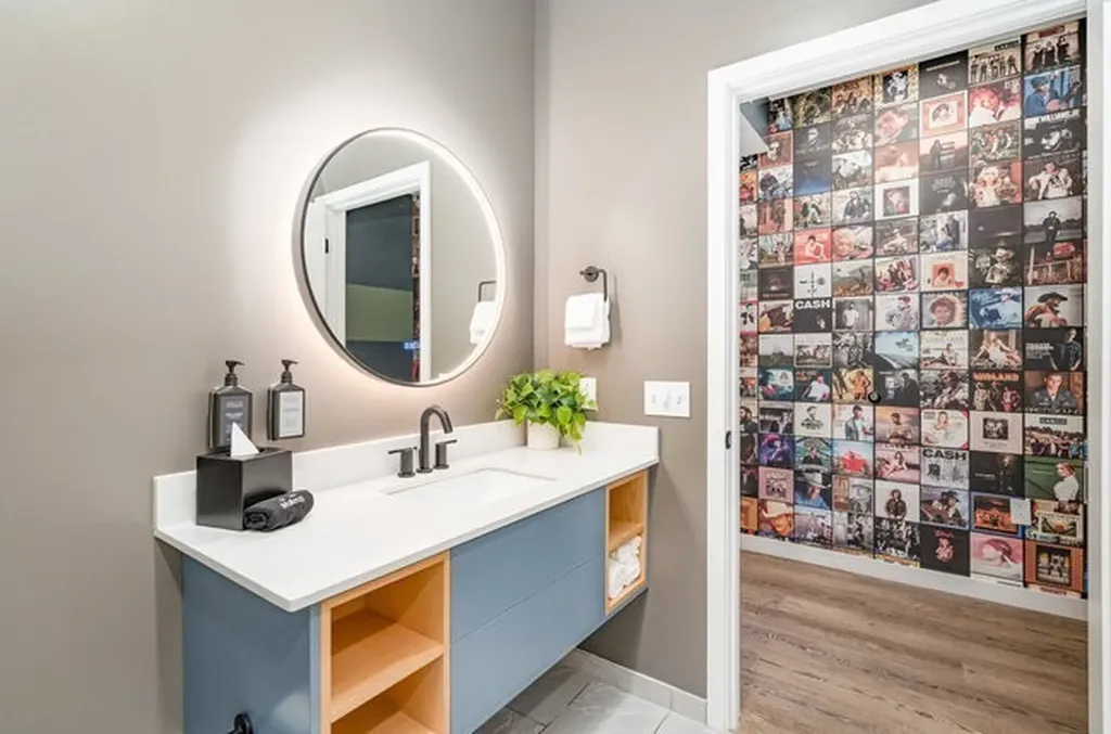 50 Music Sq, W Nashville TN 37203
