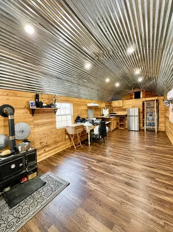 2071 Deer Creek Road Linden TN 37096