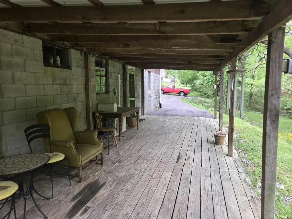 2034 Lake Road Greenbrier TN 37073