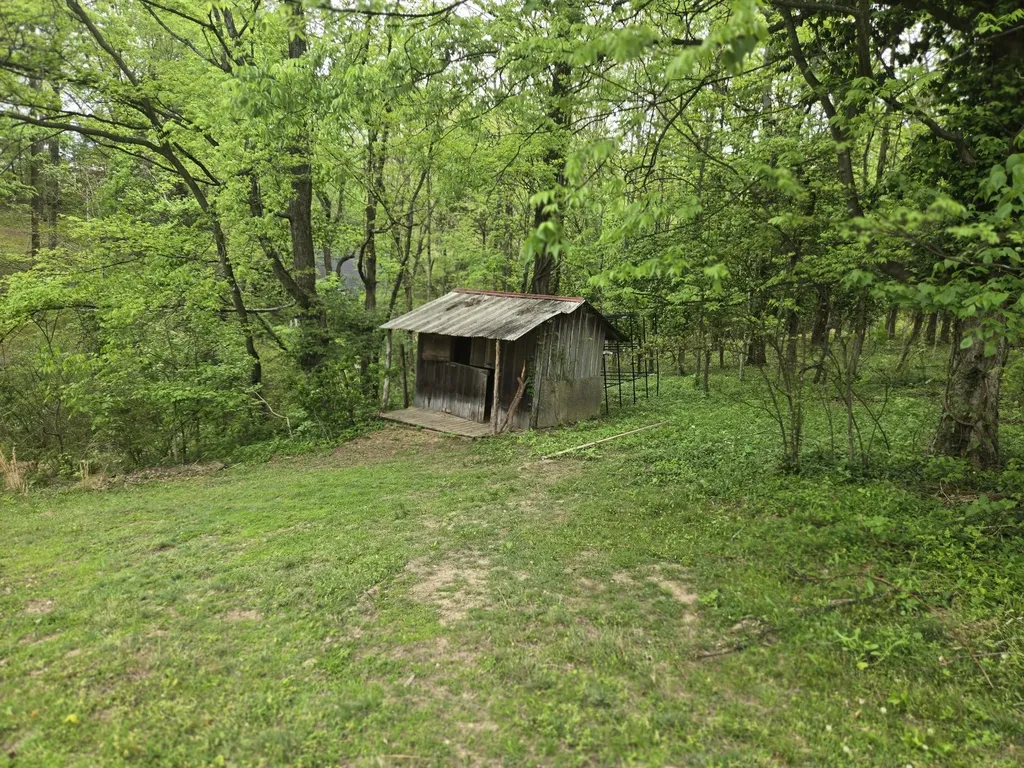 2034 Lake Road Greenbrier TN 37073