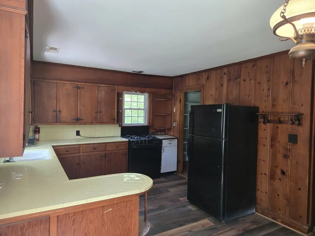 2034 Lake Road Greenbrier TN 37073