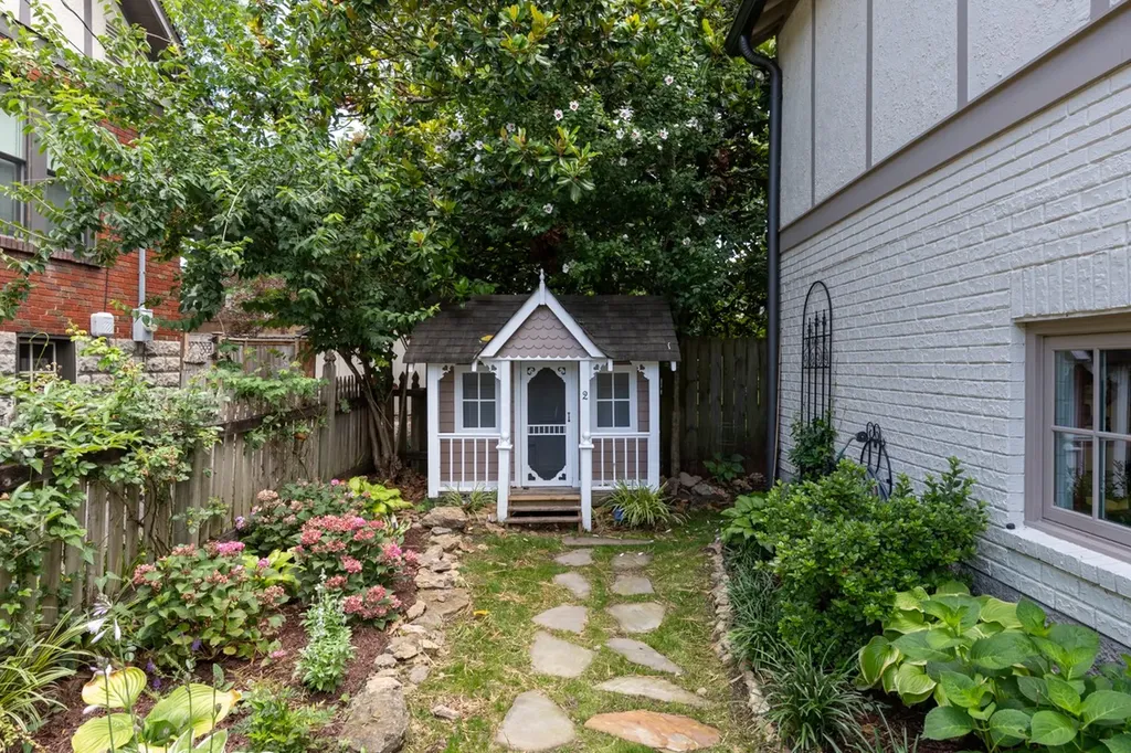2720 W Linden Avenue Nashville TN 37212