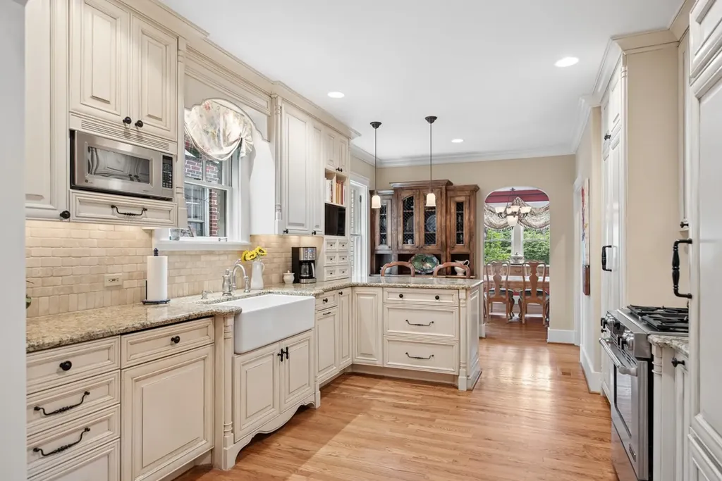 2720 W Linden Avenue Nashville TN 37212