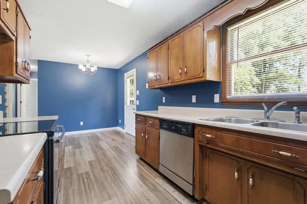 609 Hawkersmith Road Tullahoma TN 37388