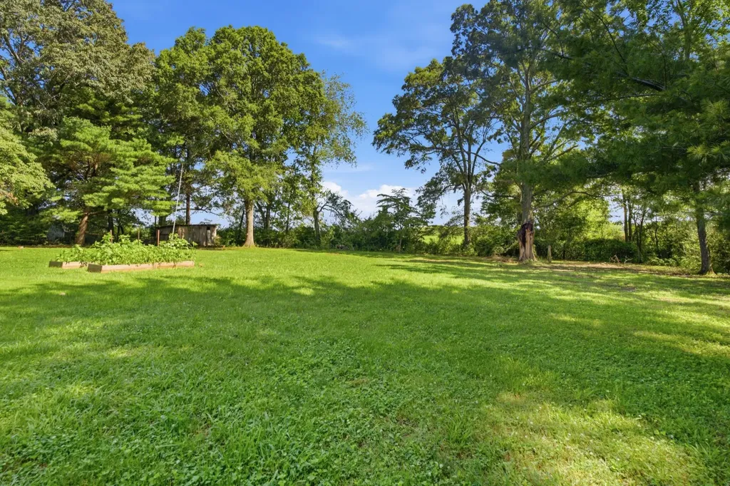 609 Hawkersmith Road Tullahoma TN 37388