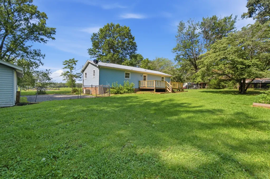 609 Hawkersmith Road Tullahoma TN 37388