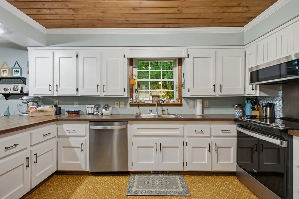 104 Fairview Drive Mount Pleasant TN 38474