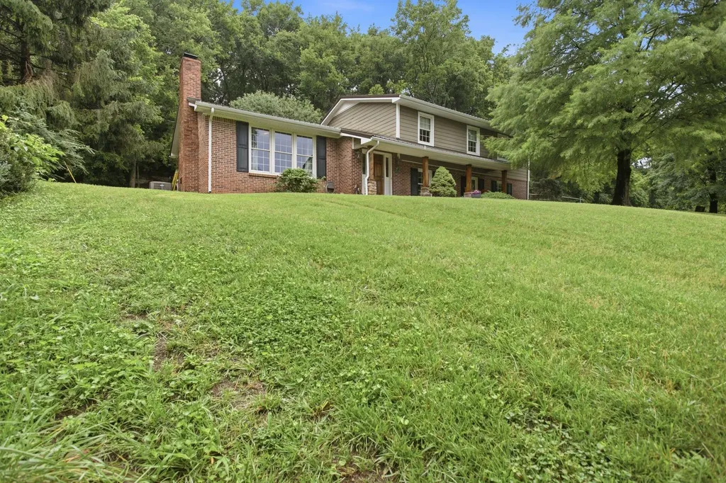 104 Fairview Drive Mount Pleasant TN 38474