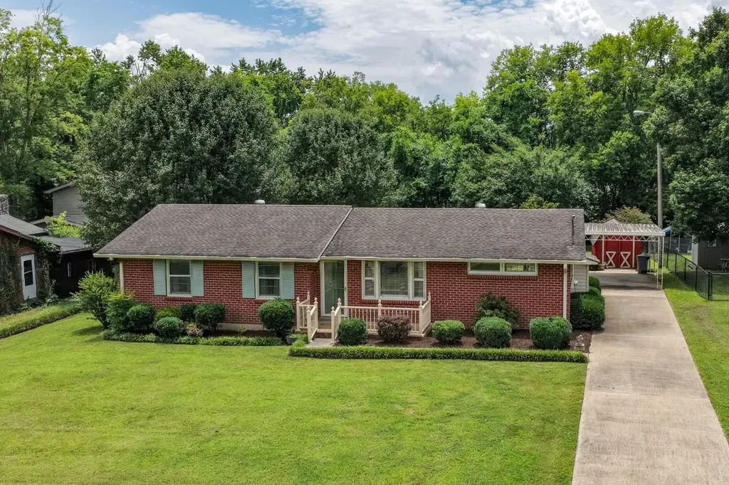 102 Robinhood Circle Hendersonville TN 37075