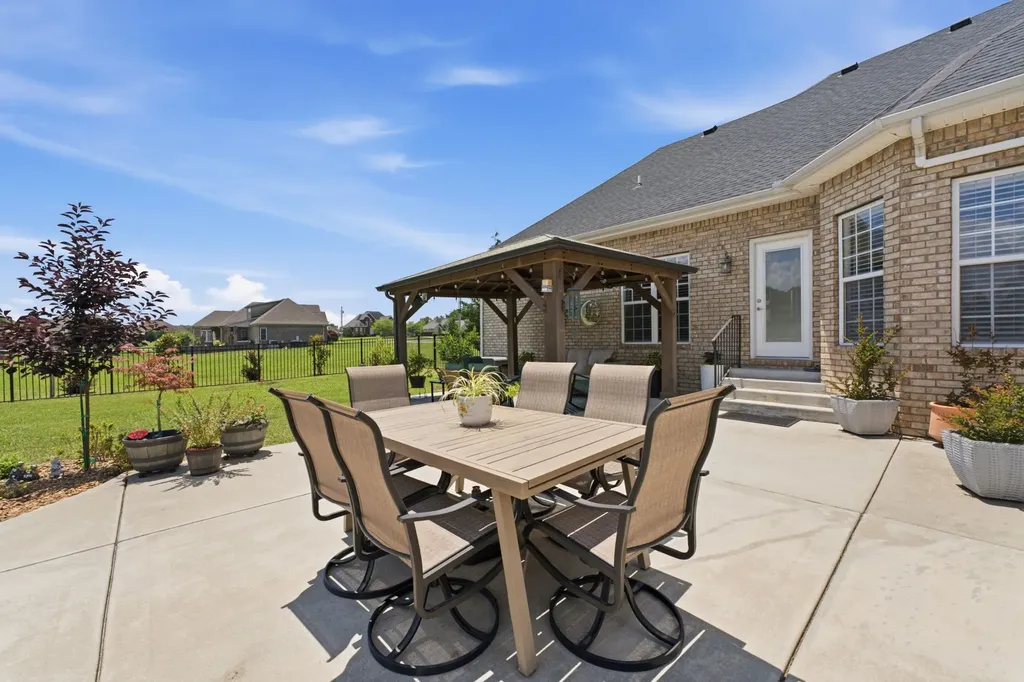 72 Lancaster Street Hillsboro TN 37342