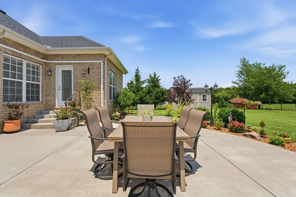 72 Lancaster Street Hillsboro TN 37342
