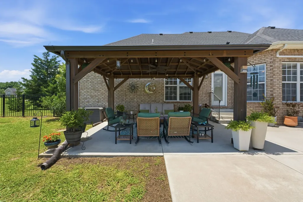 72 Lancaster Street Hillsboro TN 37342