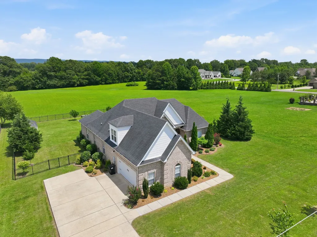 72 Lancaster Street Hillsboro TN 37342
