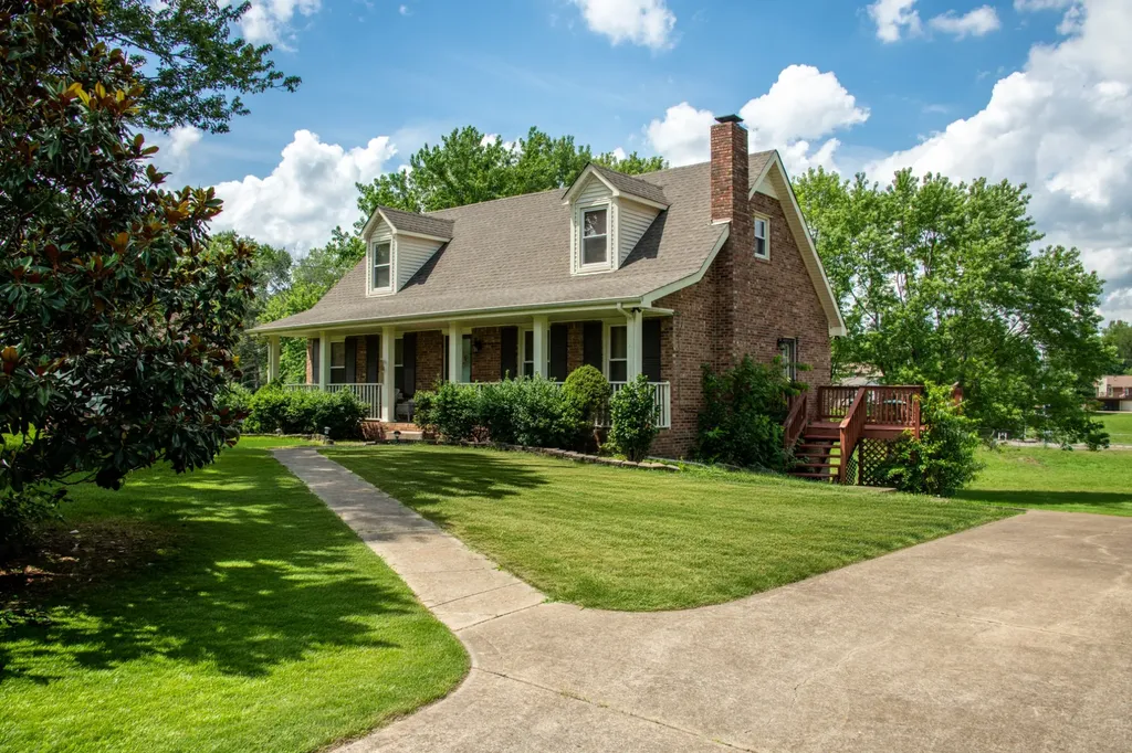 3057 Williamsburg Road Clarksville TN 37043