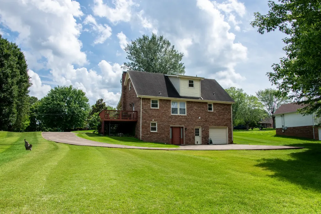3057 Williamsburg Road Clarksville TN 37043