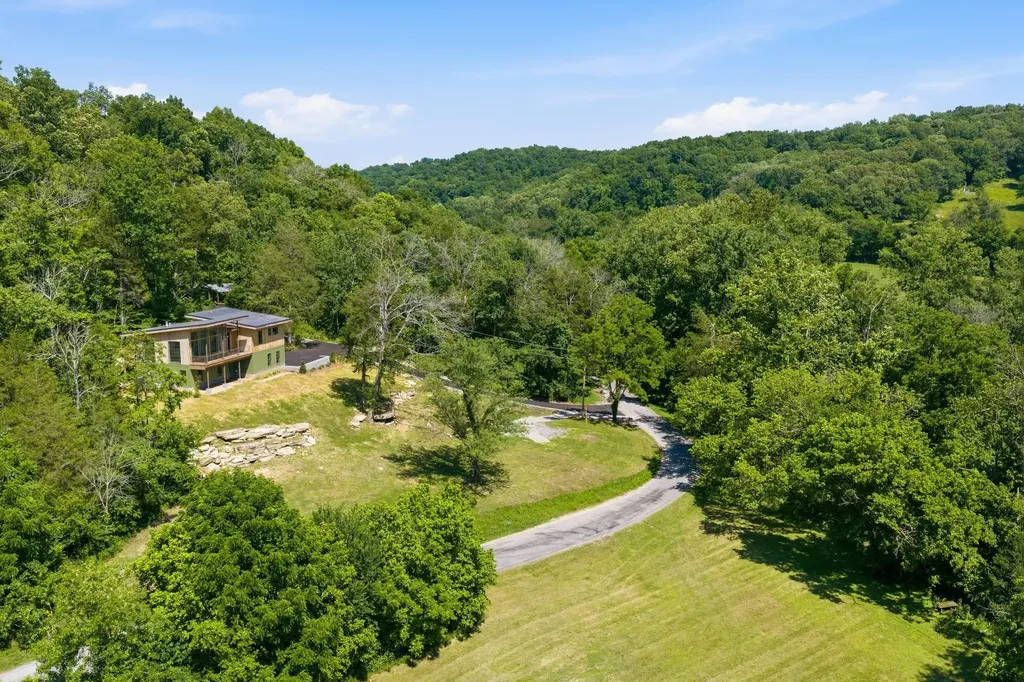 1075 Dog Creek Road Kingston Springs TN 37082