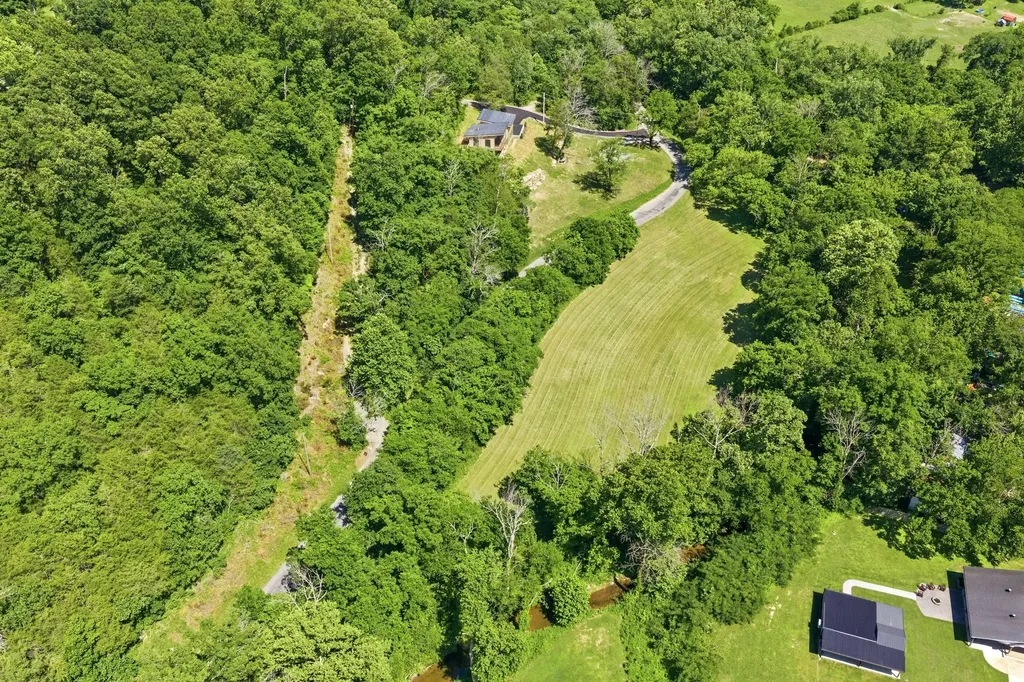 1075 Dog Creek Road Kingston Springs TN 37082