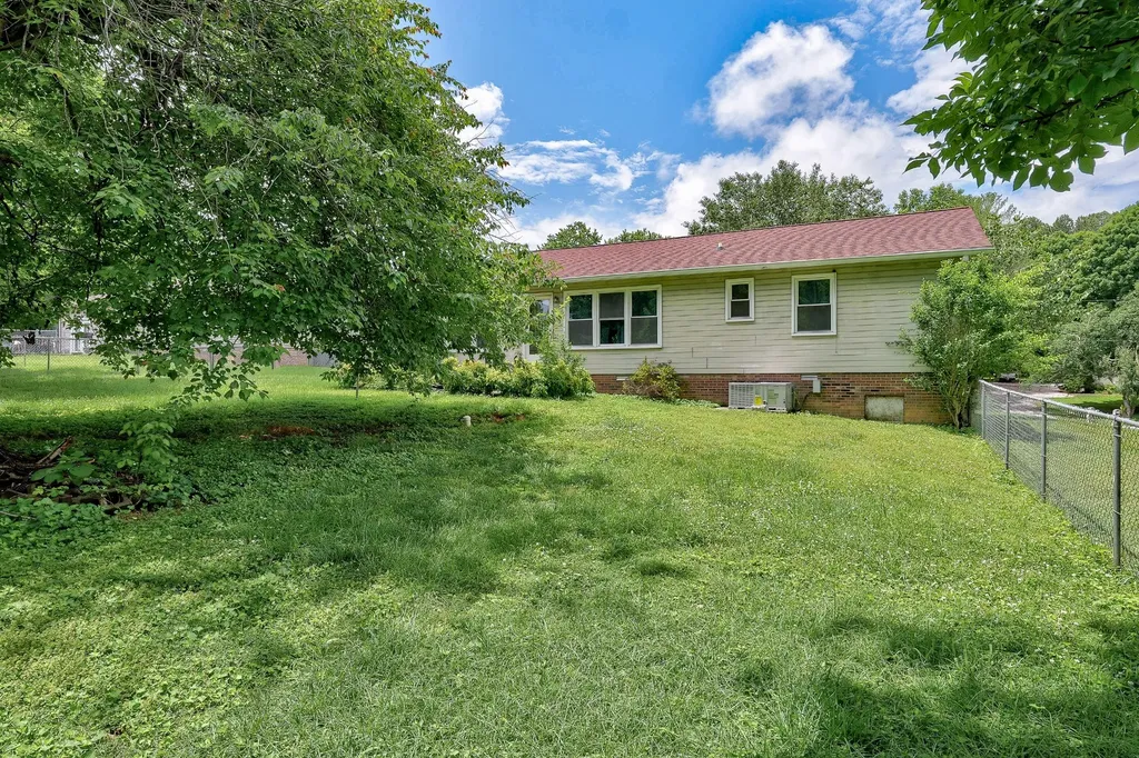 261 Glenview Drive Estill Springs TN 37330