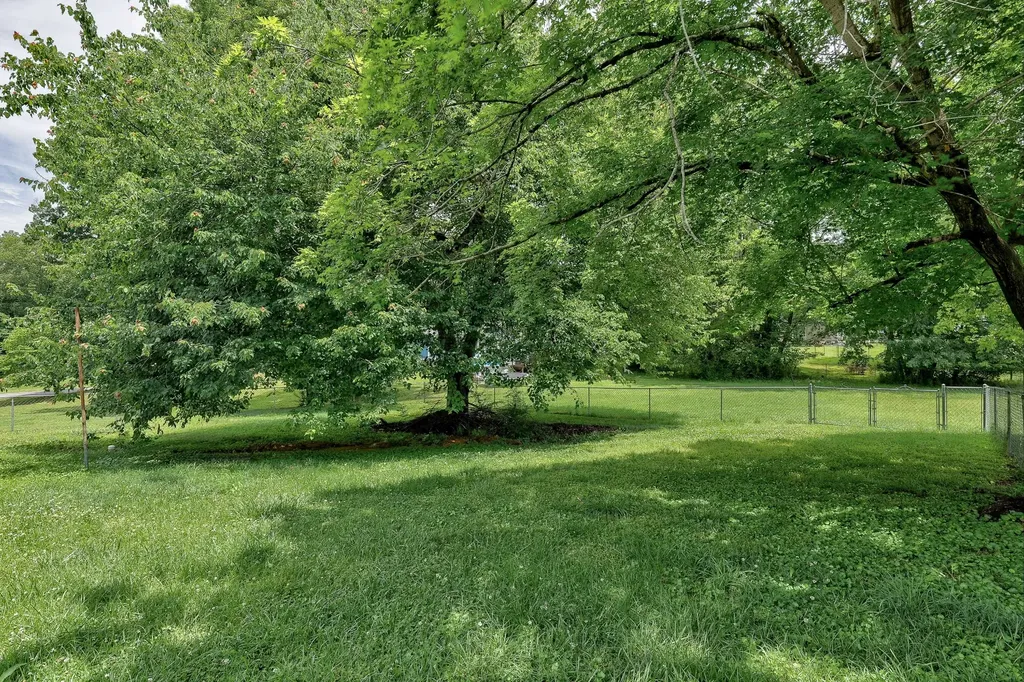 261 Glenview Drive Estill Springs TN 37330