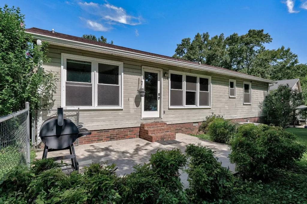 261 Glenview Drive Estill Springs TN 37330